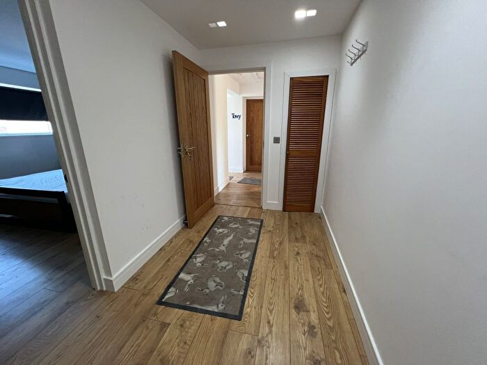1 Bedroom Flat To Rent In Pontargothi, Nantgaredig, Carmarthenshire, SA32