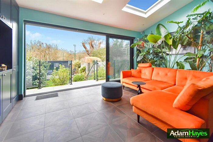 3 Bedroom Terraced House To Rent In Brent Way, West Finchley, N3