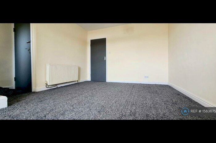 4 Bedroom Terraced House To Rent In Spring Place, Bradford, BD7