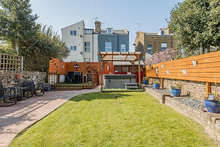 7 Bedroom Detached House For Sale In Osborne Road, Broadstairs, CT10