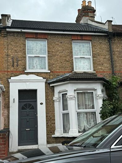 3 Bedroom Terraced House To Rent In Spencer Road, Ilford, IG3