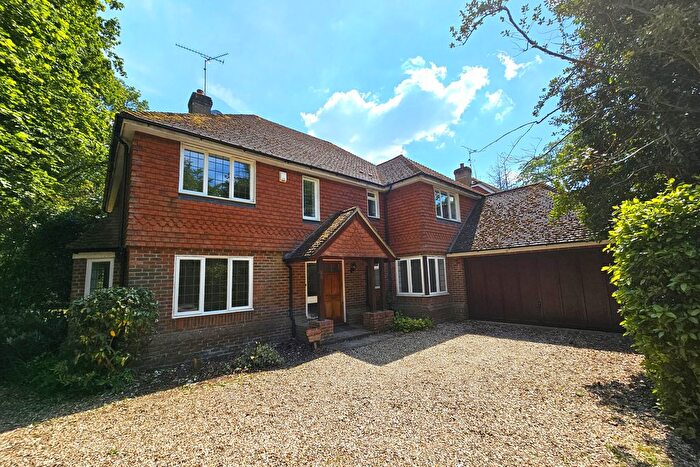 5 Bedroom Detached House For Sale In The Avenue, Rowledge, Farnham, GU10