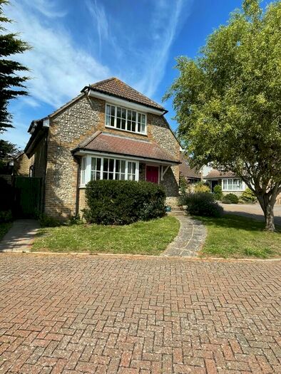 4 Bedroom Detached House To Rent In Cleveland Copse, Cleveland Close, Worthing, West Sussex, BN13