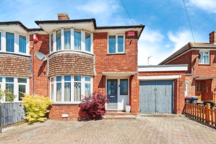 3 Bedroom Semi-Detached House For Sale In Broadstairs Road, Broadstairs, CT10