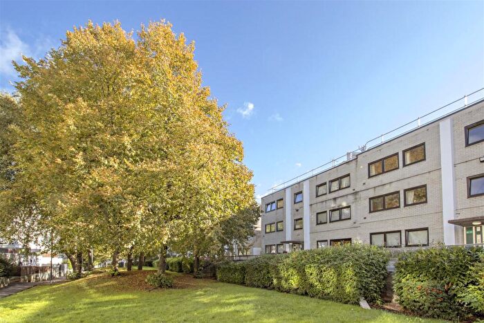 3 Bedroom Flat For Sale In Lismore Circus, Gospel Oak, NW5