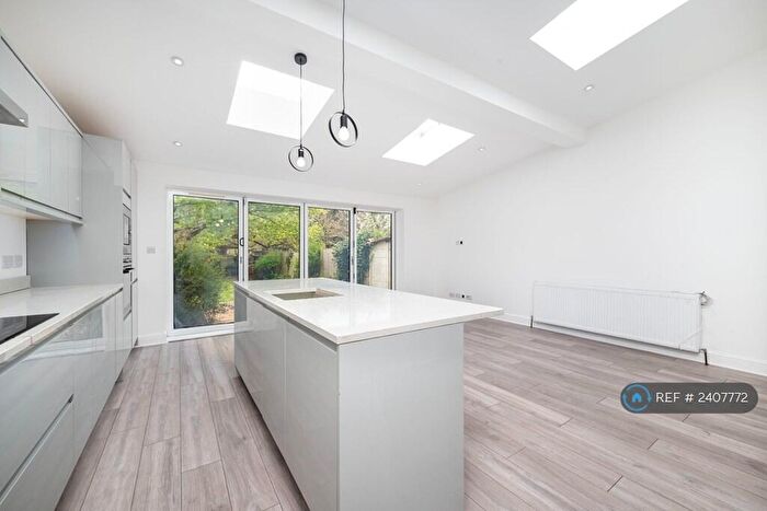 5 Bedroom Semi-Detached House To Rent In Westside, London, NW4