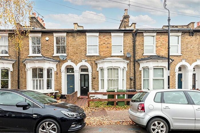 1 Bedroom Flat To Rent In Edric Road, New Cross, SE14