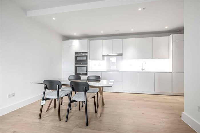 1 Bedroom Flat To Rent In Pear Place, London, SE1