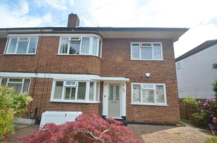 2 Bedroom Maisonette For Sale In Cheston Avenue, Shirley, Croydon, CR0