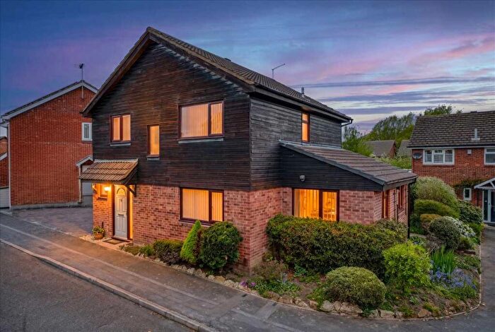 4 Bedroom Detached House For Sale In Lagonda Close, Newport Pagnell, Milton Keynes, MK16