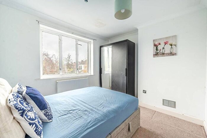 2 Bedroom Maisonette For Sale In Beresford Road, Harrow, HA1