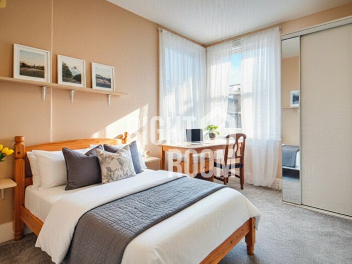 1 Bedroom Detached House To Rent In D - Harford Mews, London, N19