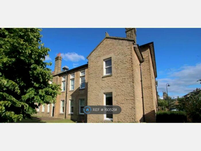 2 Bedroom Flat To Rent In Buckden Court, Menston, Ilkley, LS29