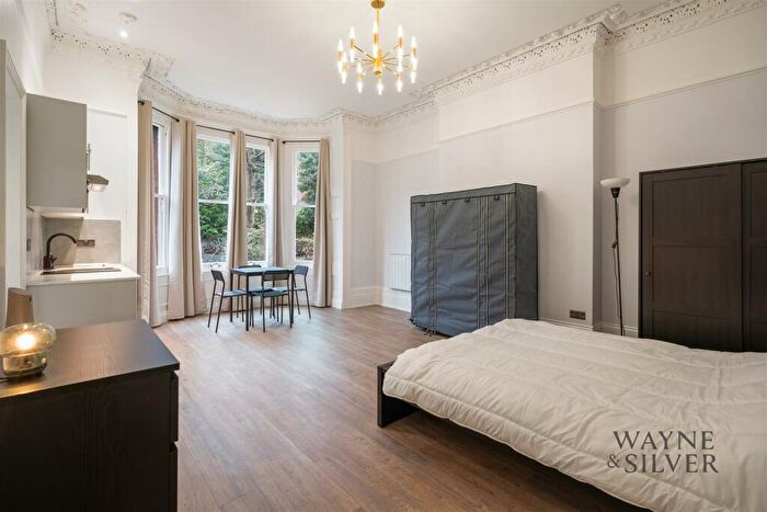 Apartment To Rent In Frognal, Hampstead, NW3