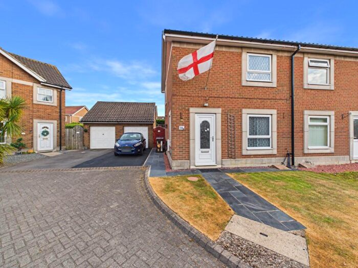 2 Bedroom Semi-Detached House For Sale In Ha'penny Bridge Way, Hull, HU9