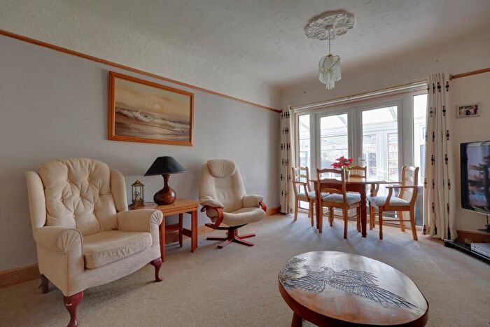 2 Bedroom Semi-Detached Bungalow For Sale In Springfield Close, Bedhampton, Havant, PO9