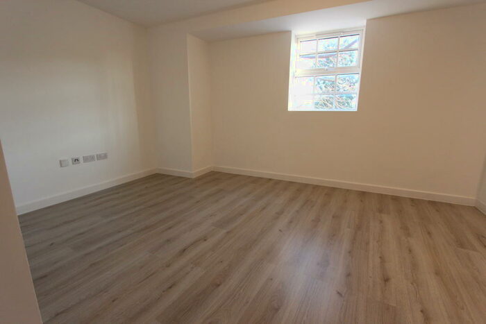 2 Bedroom Apartment To Rent In Bishops Terrace, Maidstone, ME15