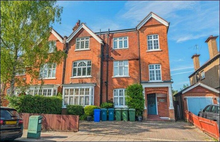 2 Bedroom Apartment To Rent In Cecil Park, Pinner, HA5