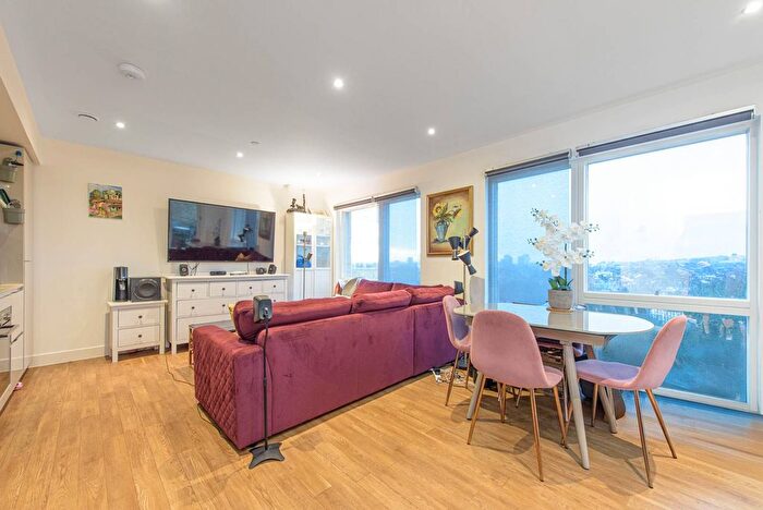 1 Bedroom Flat To Rent In Hoy Close, Colindale, London, NW9