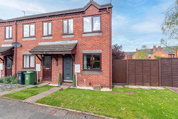 2 Bedroom Property For Sale In Edward Close, Worcester, WR5