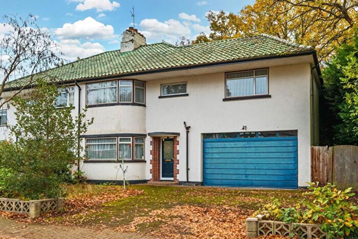4 Bedroom Semi-Detached House For Sale In The Glade, West Wickham, Kent, BR4