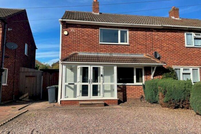 2 Bedroom Property To Rent In Leighs Road, Walsall, WS4