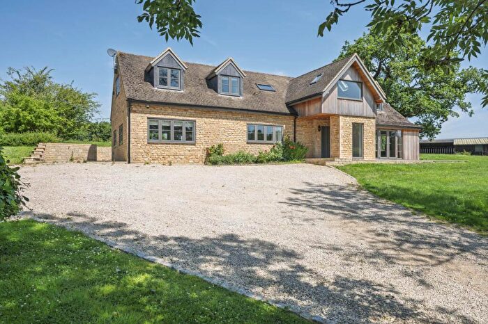 4 Bedroom Detached House To Rent In Wincott Barn, Whichford, CV36