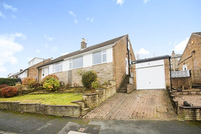 3 Bedroom Semi Detached House For Sale In Sefton Avenue, Brighouse, West Yorkshire, HD6