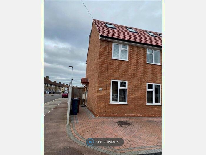 3 Bedroom End Of Terrace House To Rent In Arnold Road, Dagenham, RM9