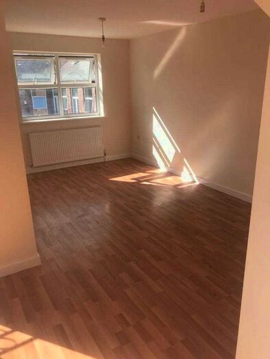 2 Bedroom Flat To Rent In Archbrook Mews Flat, Stoneycroft, Liverpool, L13