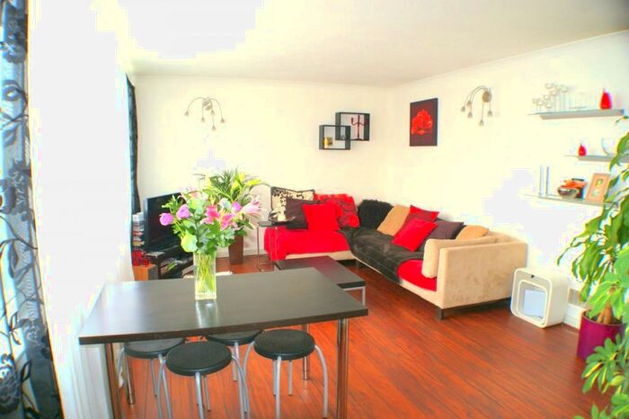 2 Bedroom Garage / Parking To Rent In Athlone Square, Ward Royal, Windsor, Berkshire, SL4