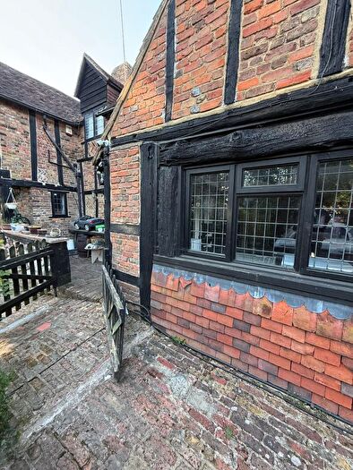 Studio To Rent In Hillside Road, Pinner, HA5