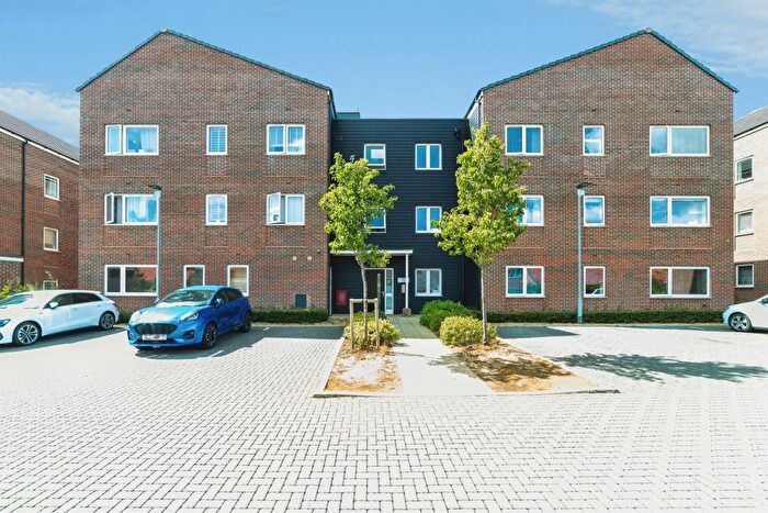 2 Bedroom Flat For Sale In Blossom Drive, Welwyn Garden City, AL7