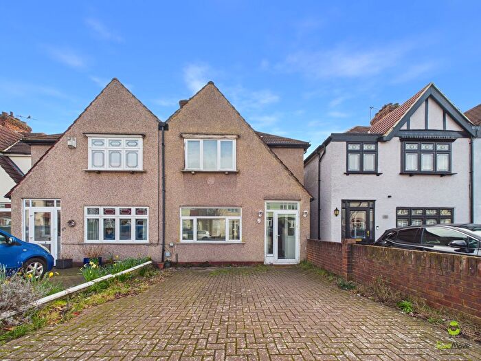 3 Bedroom Semi Detached House For Sale In Glenview, London, SE2