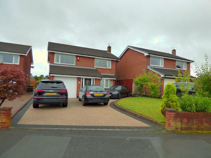 4 Bedroom Detached House To Rent In Otterbury Close, Bury, BL8