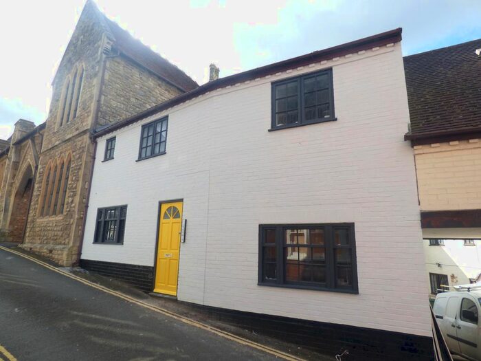 1 Bedroom Studio To Rent In St Rumbolds, Buckingham, MK18