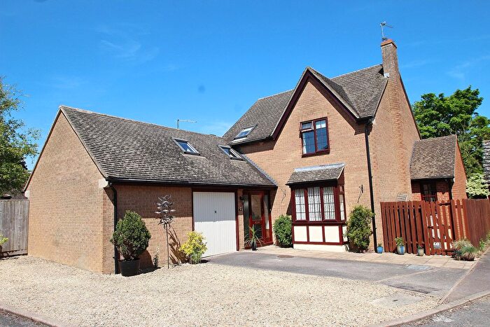 4 Bedroom Detached House For Sale In Bury Mead, Stanton Harcourt, OX29