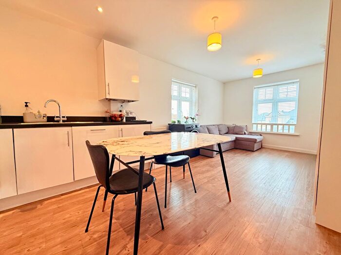 2 Bedroom Flat To Rent In Mackintosh Street, Bromley, BR2