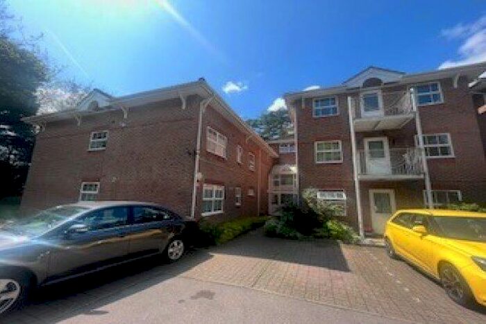 2 Bedroom Flat To Rent In Winchester Road, Southampton, SO16