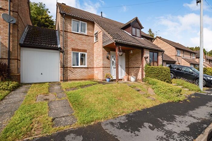 3 Bedroom Semi-detached House For Sale In Ash Close, Uppingham, LE15