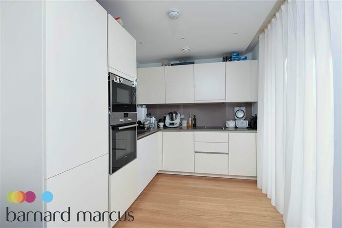 2 Bedroom Flat To Rent In Upper Richmond Road, London, SW15