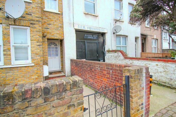 Studio To Rent In South Grove, Tottenham, London, N15