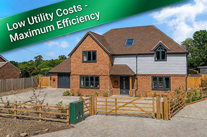 4 Bedroom Detached House For Sale In Bethersden Road, Smarden, TN27