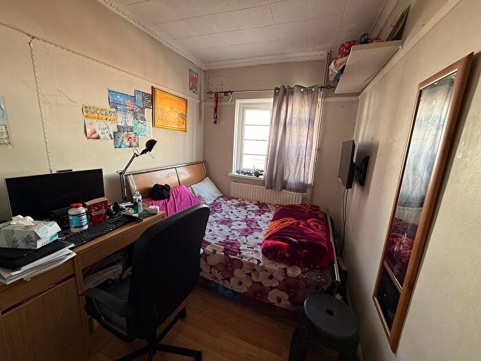 2 Bedroom Flat To Rent In Lady Margaret Road, Southall, UB1