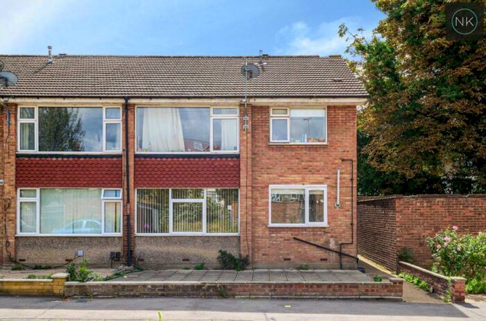 2 Bedroom Flat To Rent In Margaret Way, Redbridge, IG4