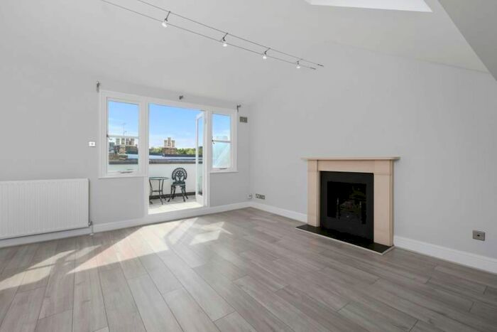 3 Bedroom Flat To Rent In Sutherland Avenue, Maida Vale, W9