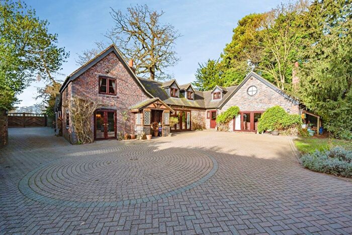 4 Bedroom Detached House For Sale In London Road, Lichfield, WS14