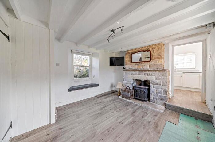 2 Bedroom Cottage For Sale In Bell Street, Swanage, BH19 - Photo 2
