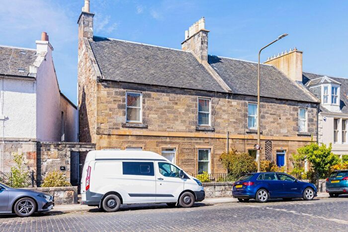 2 Bedroom Flat For Sale In B, Millhill, Musselburgh, EH21