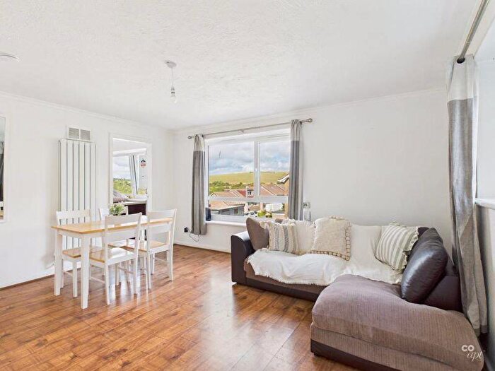 3 Bedroom Flat To Rent In Fitch Drive, Brighton, BN2